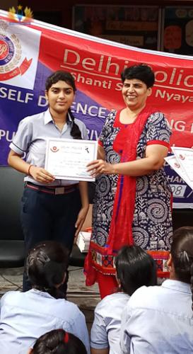 Self Defence Training for Girls conducted by Delhi Police (3)