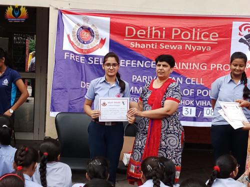 Self Defence Training for Girls conducted by Delhi Police (5)